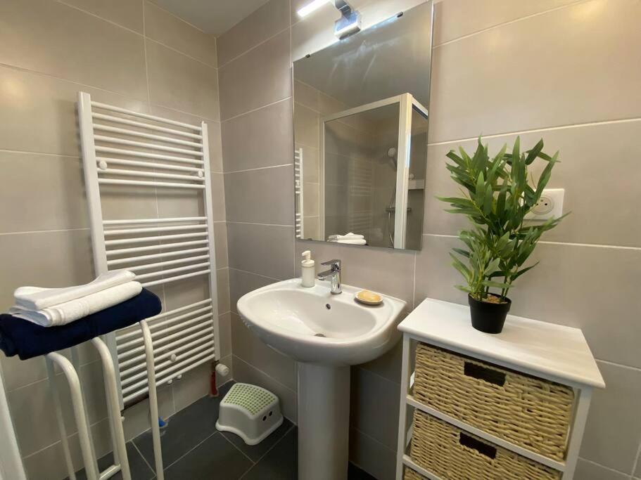 Maison De Charme - 4 Chambres - Courette & Parking Gratuit Amiens Extérieur photo